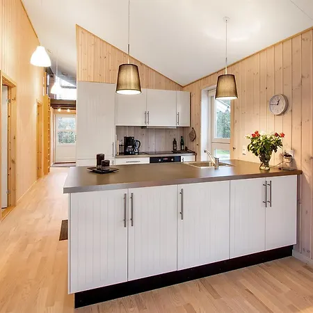 Three-bedroom Holiday In * Hals