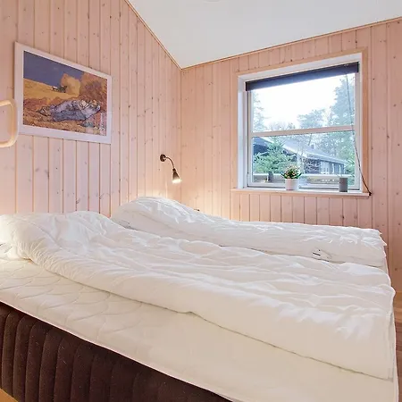 Three-bedroom Holiday In * Hals
