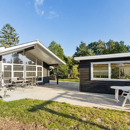 Three-bedroom Holiday In * Hals