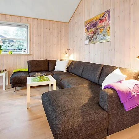 Three-bedroom Holiday In * Hals